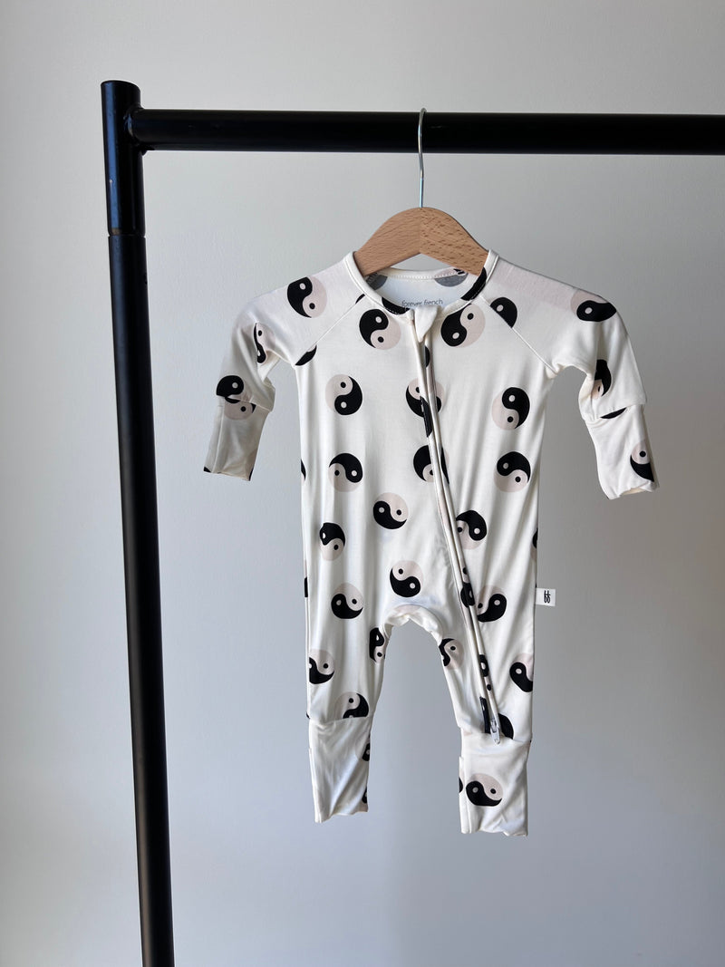 Black & White Yin Yang | Bamboo Zip Pajamas