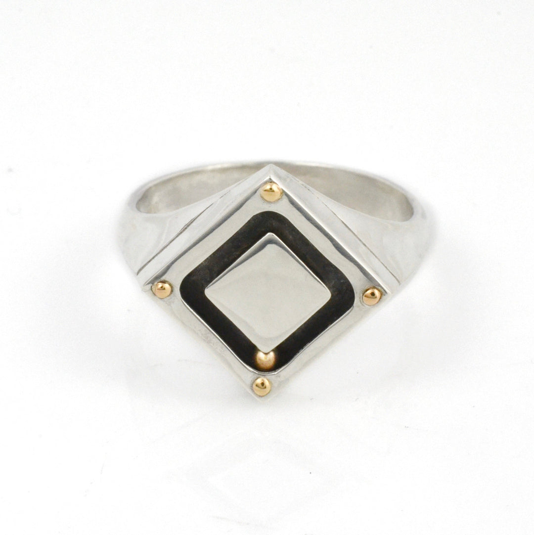 Rhombus Orbit Signet