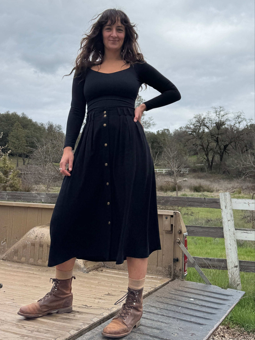 Trices Skirt in Textured Black Linen