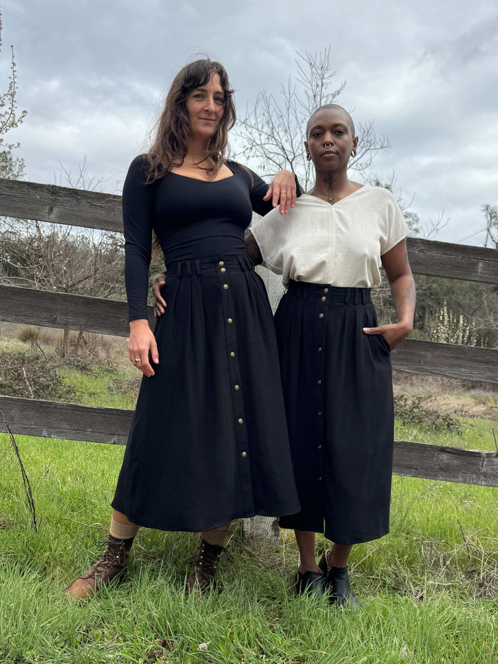 Trices Skirt in Textured Black Linen
