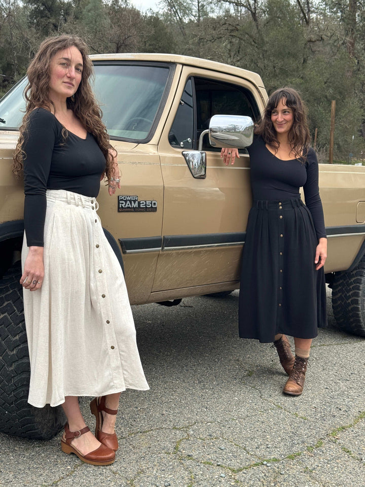 Trices Skirt in Textured Black Linen
