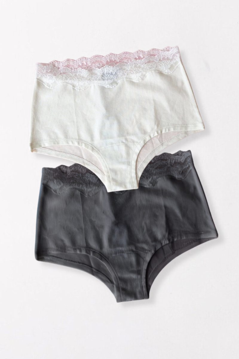 Highwaisted Panty with Lace Edge