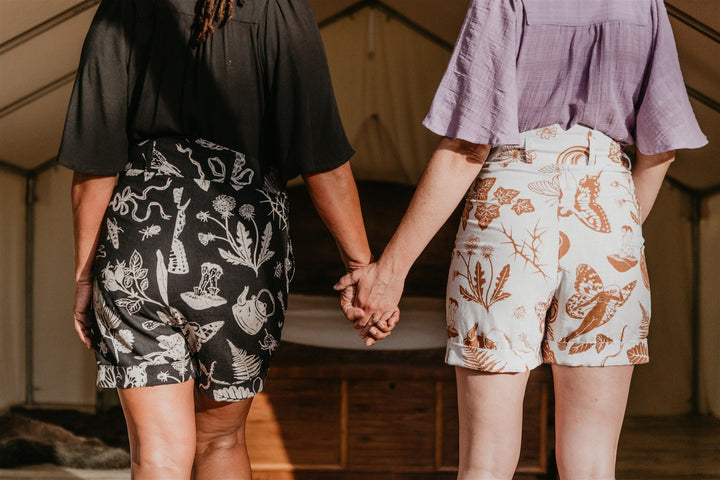 Perfect Shorts in Oat Woodland Wonder