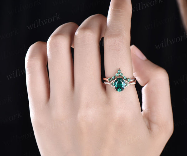 emerald engagement ring set