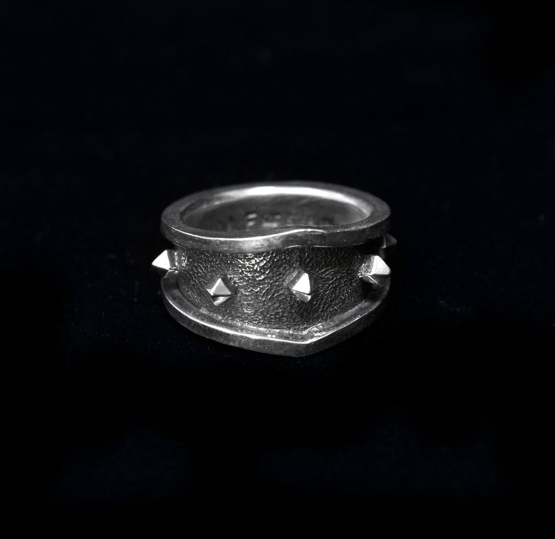 Pitfall Ring