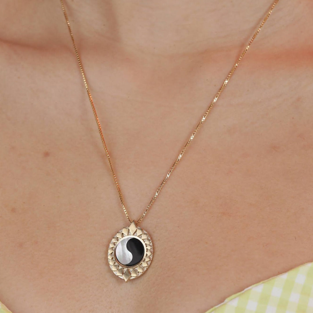 Diamond Burst Pendant (5 stone options)