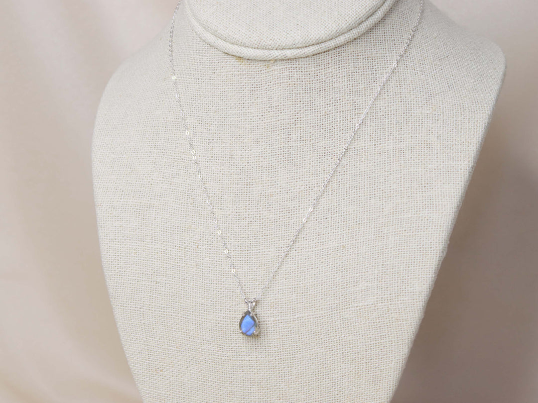 Labradorite Pendant Necklace - 10x7 Pear