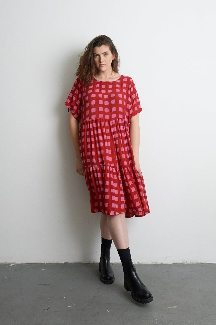 Layer Dress - Queen Me