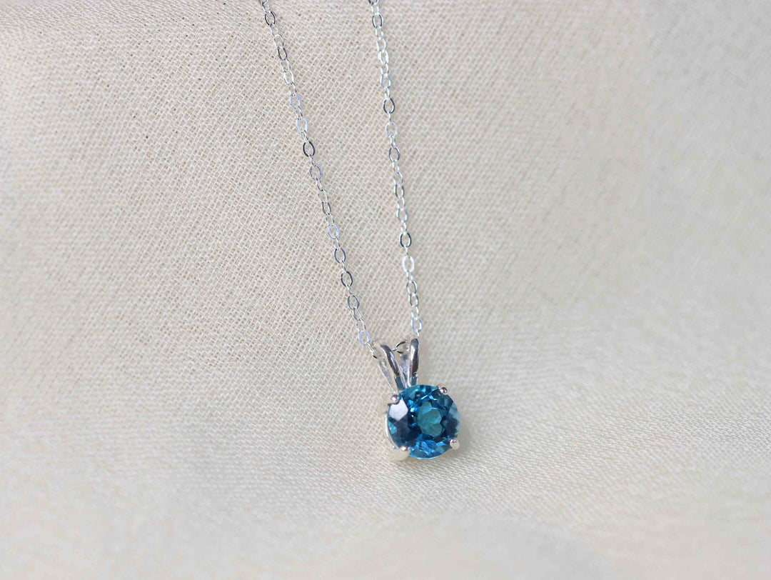 London Blue Topaz Pendant Necklace - 7mm Round