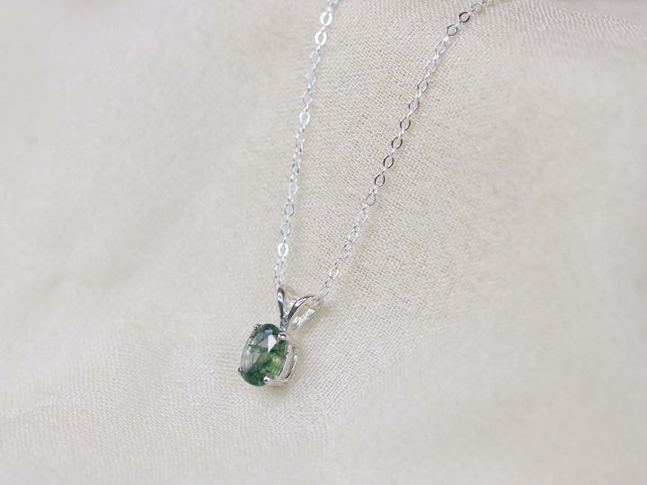 Moss Agate Pendant Necklace - 7x5 Oval