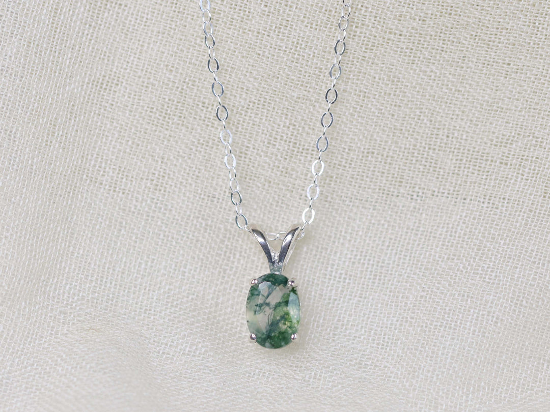Moss Agate Pendant Necklace - 7x5 Oval