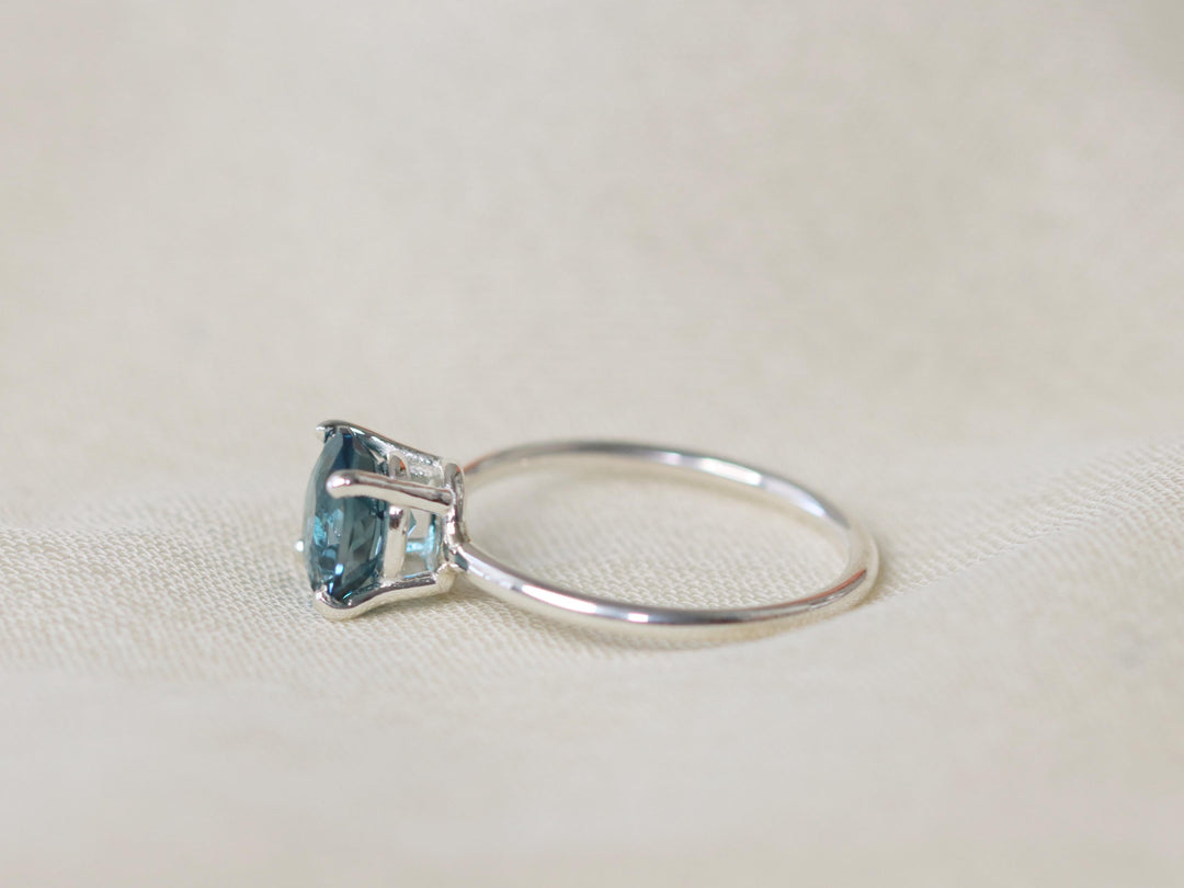 London Blue Topaz Solitaire Ring - 8mm Round