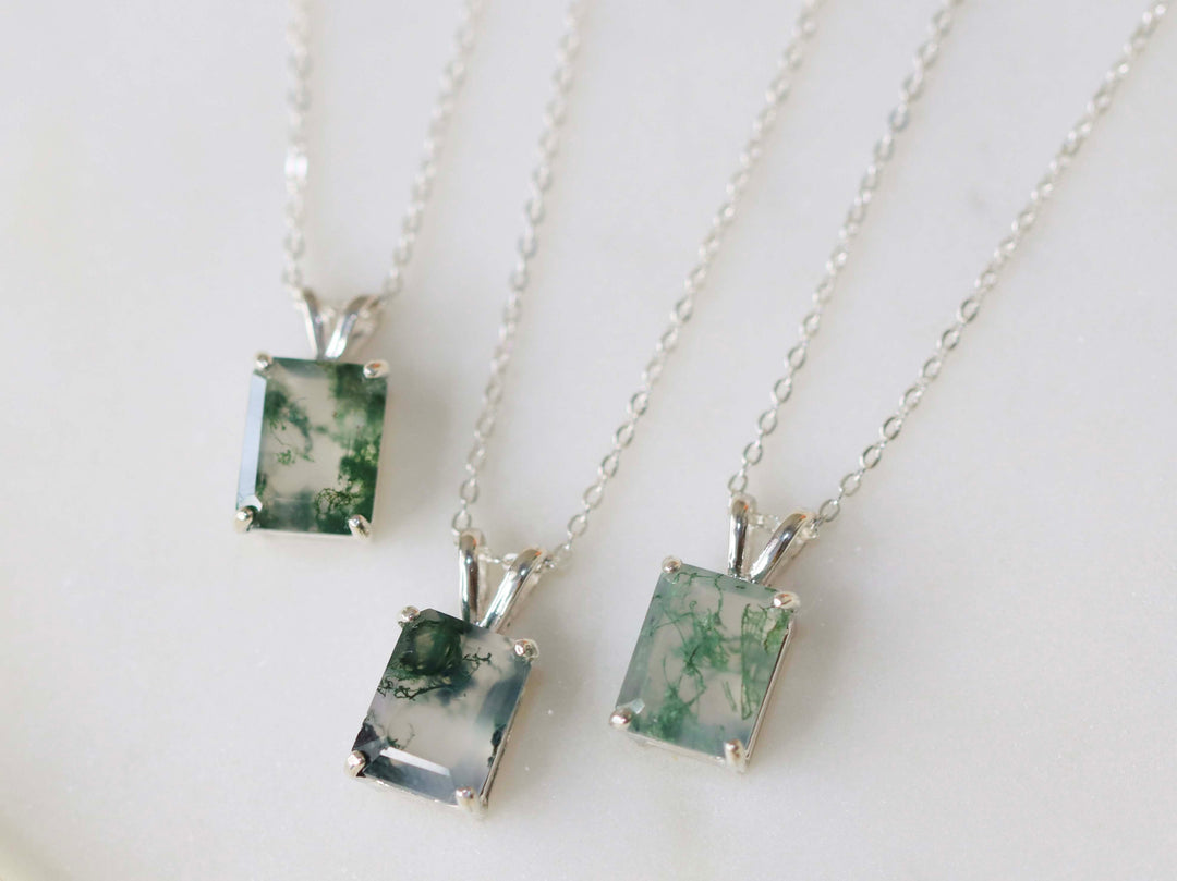 Moss Agate Pendant Necklace -  9x7 Emerald