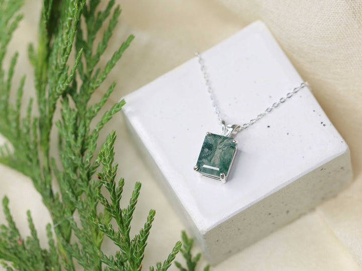 Moss Agate Pendant Necklace -  9x7 Emerald