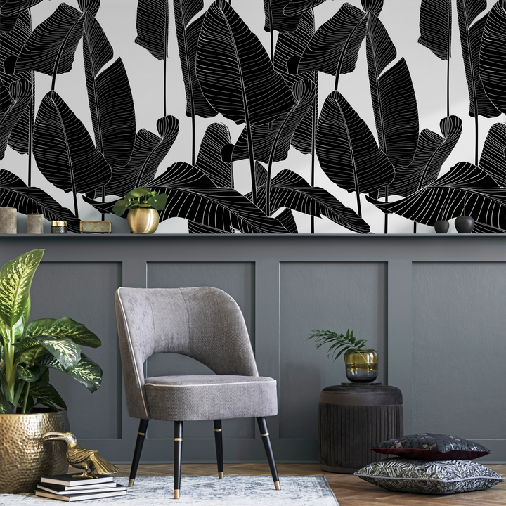 Botanical Wallpaper Featuring Bold Banana Leaves in Black and White - B097