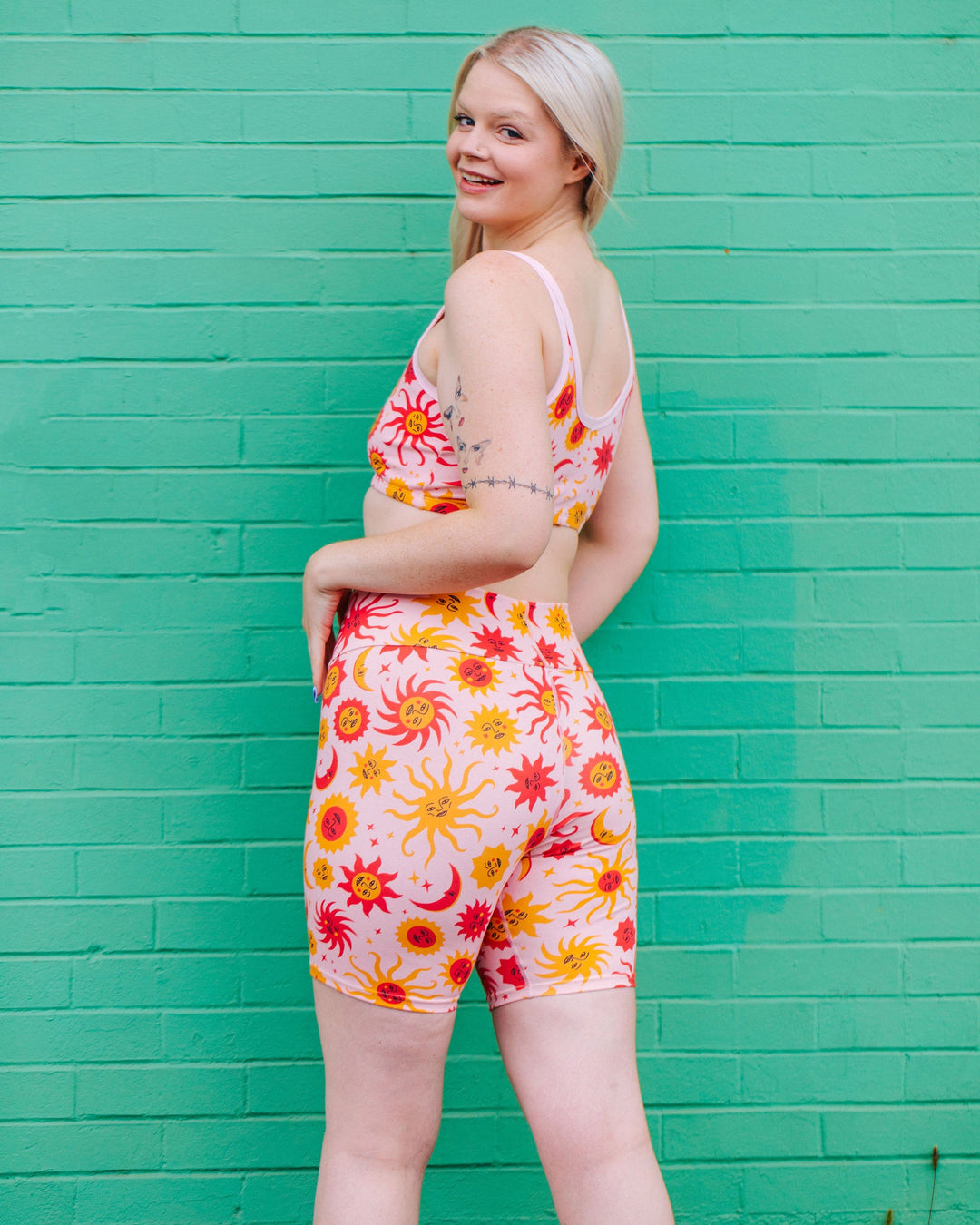 High Rise Bike Shorts Luna y Sol