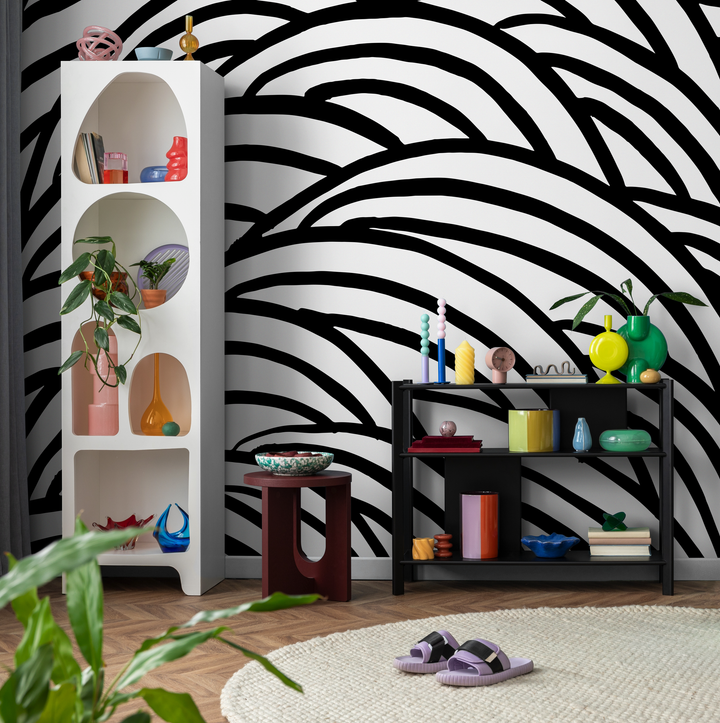 Abstract Wallpaper with Bold Wavy Brushstrokes in Black and White - C433