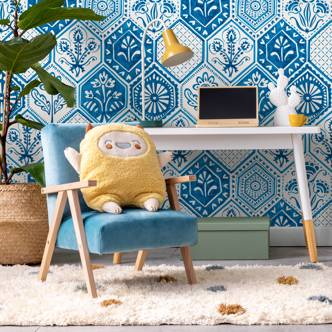 Damask Wallpaper with a Watercolor Tile Motif in Blue and White - C445