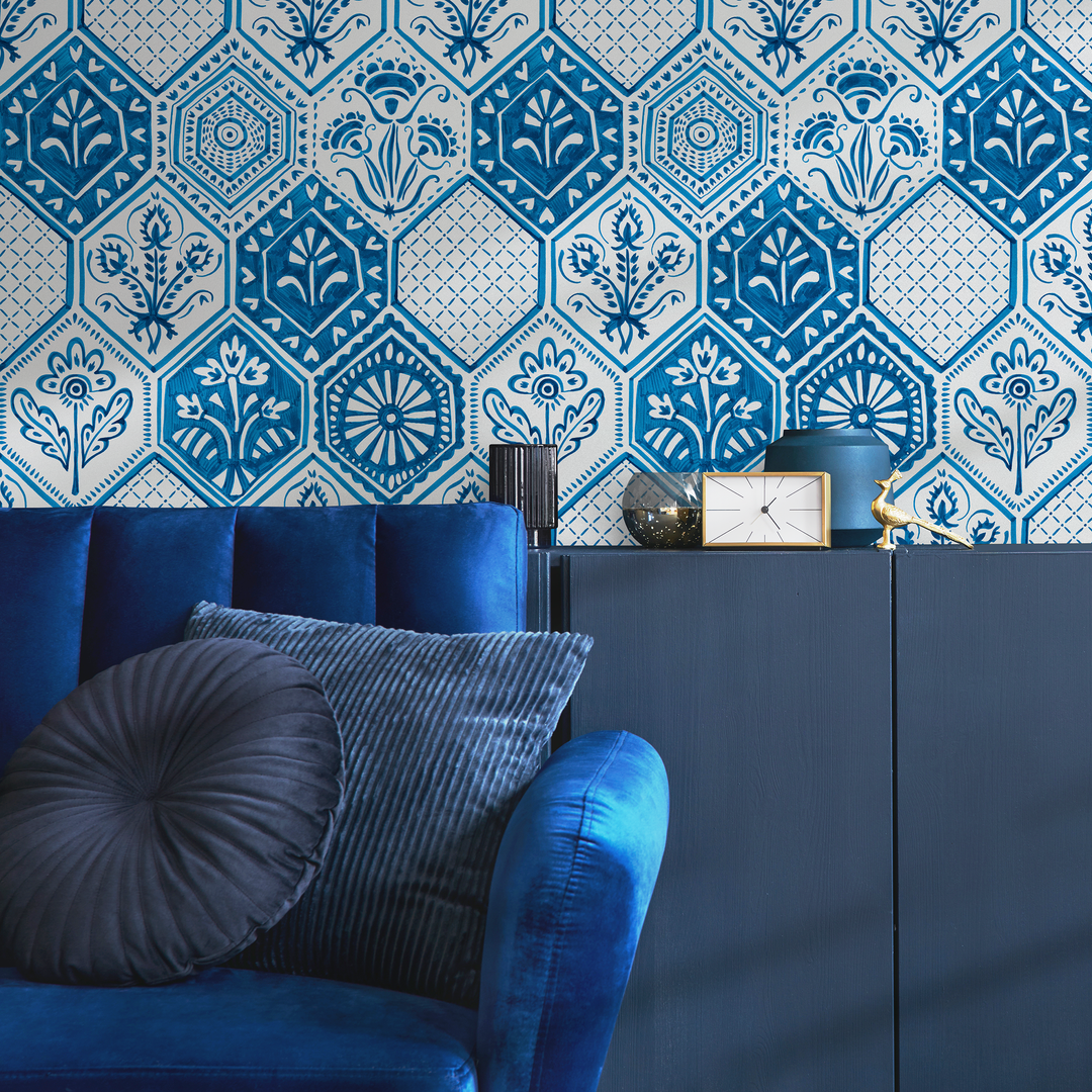 Damask Wallpaper with a Watercolor Tile Motif in Blue and White - C445