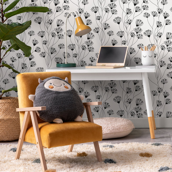 Floral Wallpaper with a Delicate Wildflower Motif in Black and White - C839