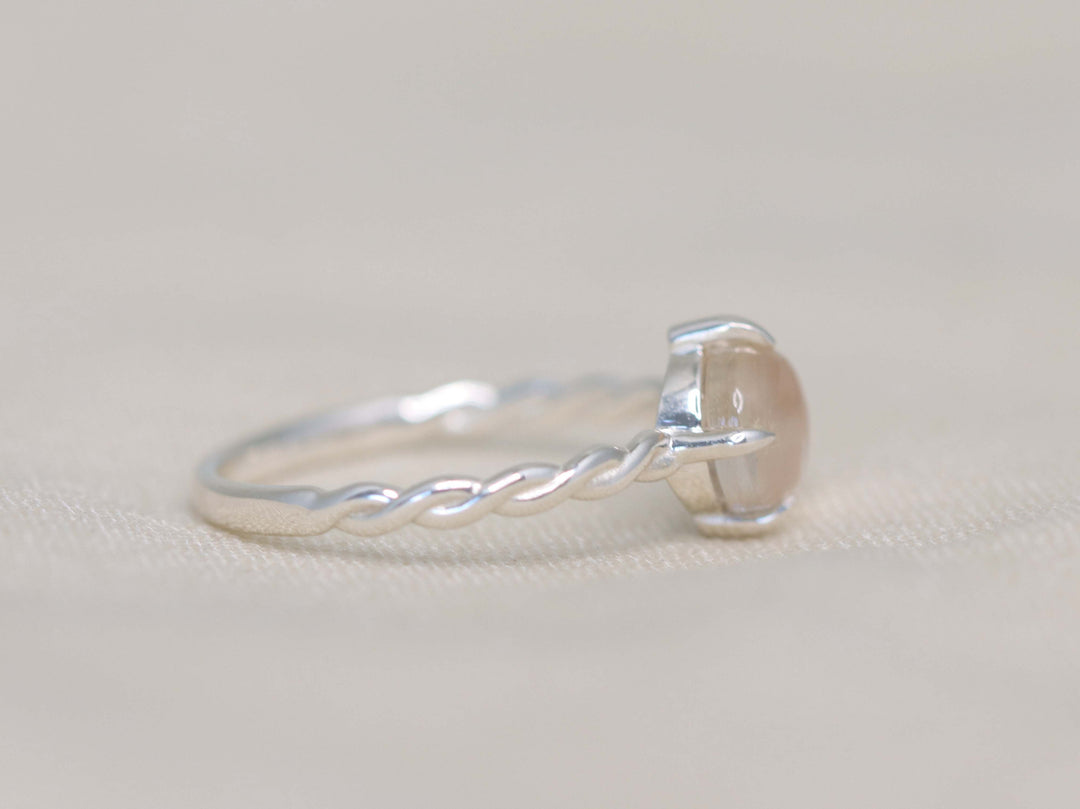 Circe Ring - Champagne Oregon Sunstone