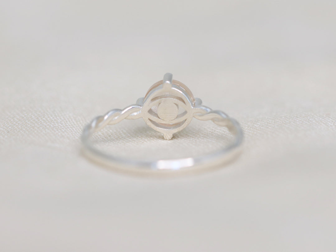 Circe Ring - Champagne Oregon Sunstone