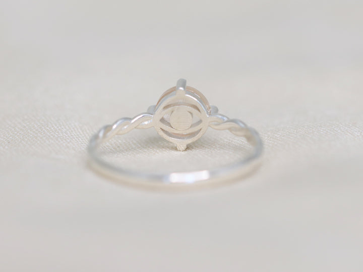 Circe Ring - Champagne Oregon Sunstone