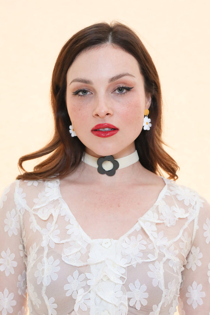 Daisy Velvet Choker - Cream/Black
