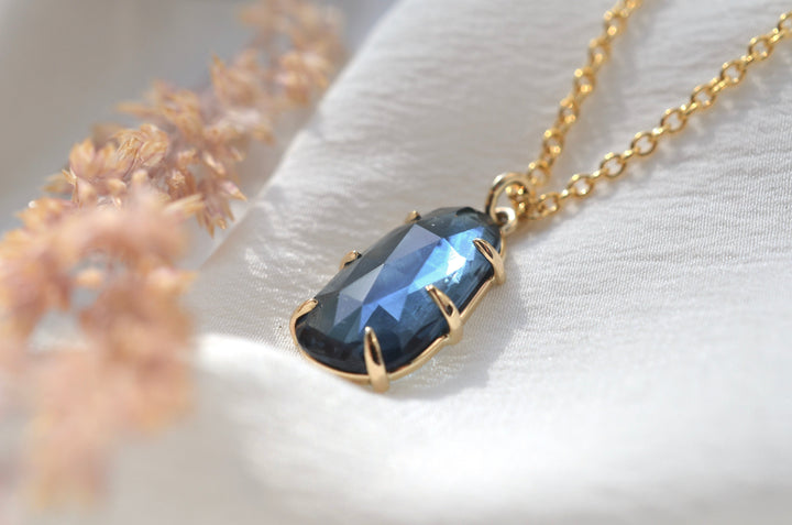 London Topaz Claw Necklace