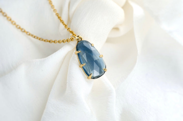 London Topaz Claw Necklace