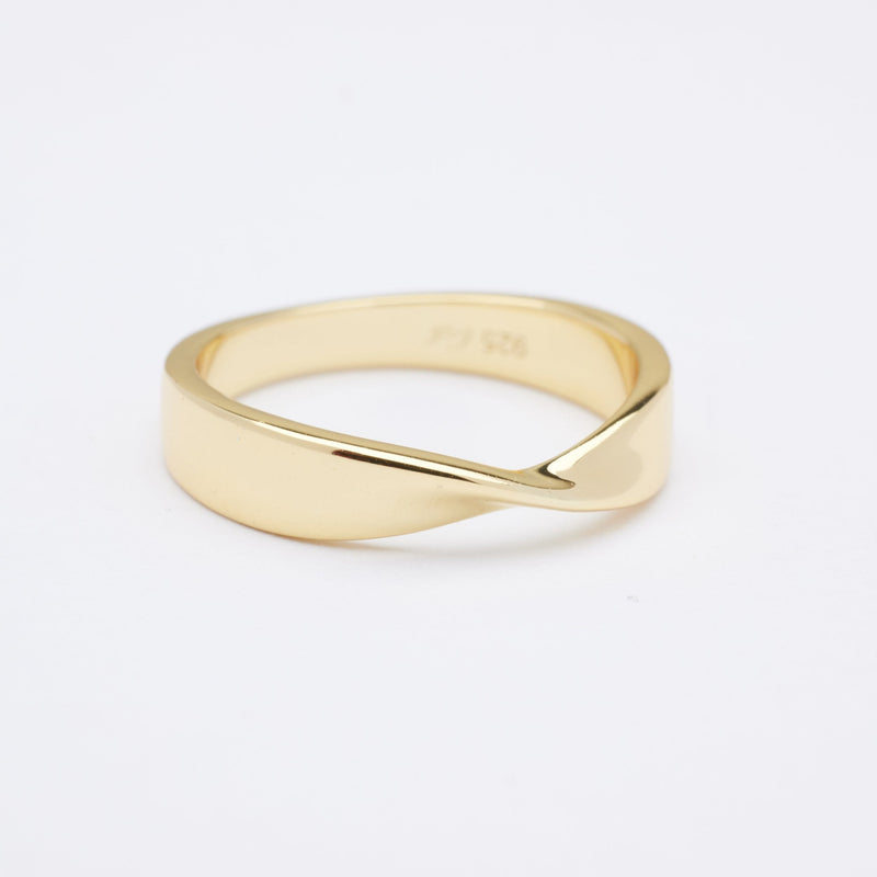 Emma Twisted Gold Ring