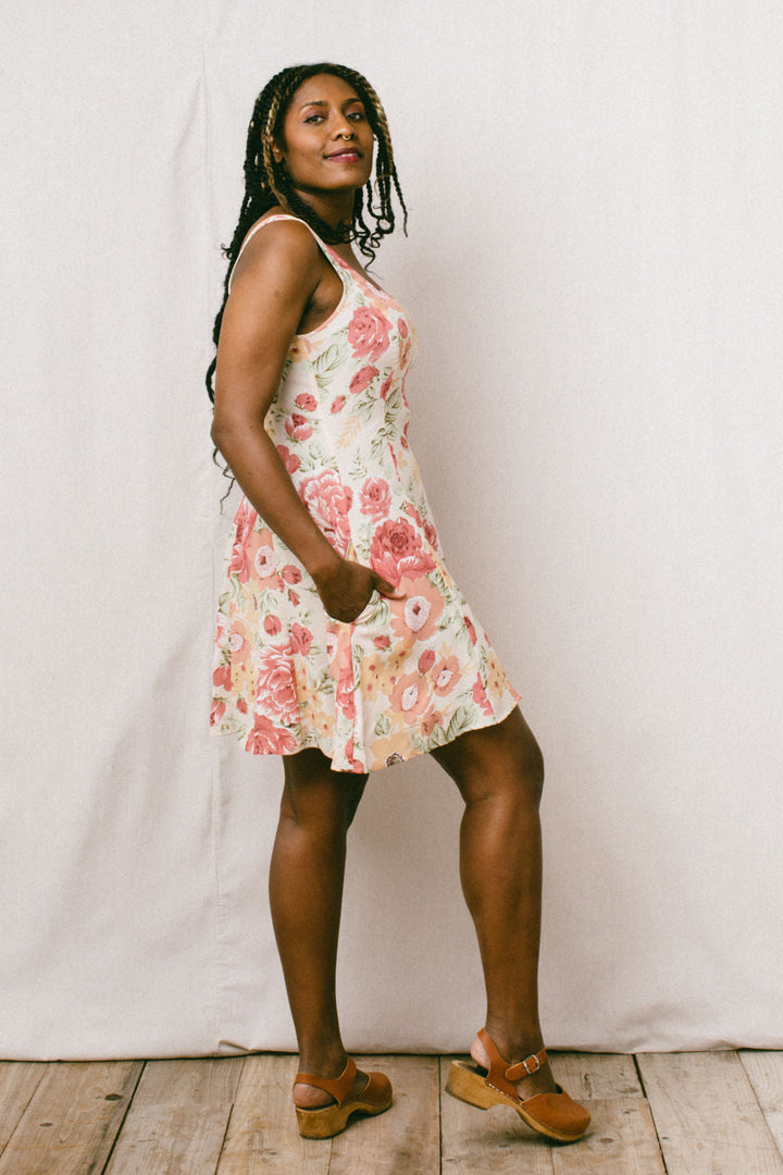 Delana Dress in Peach Floral