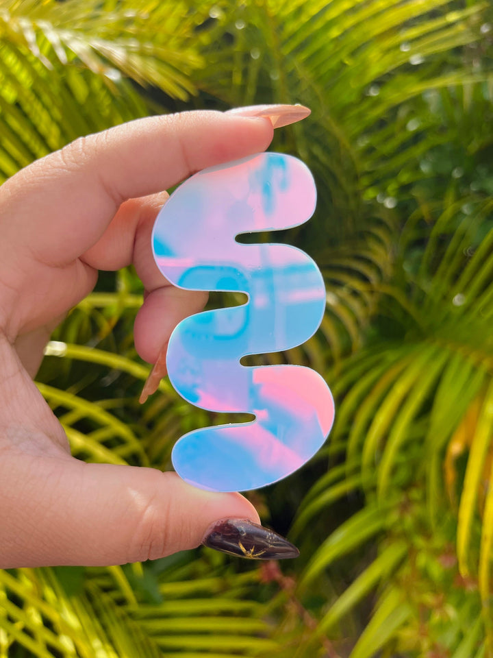 Iridescent Squiggle