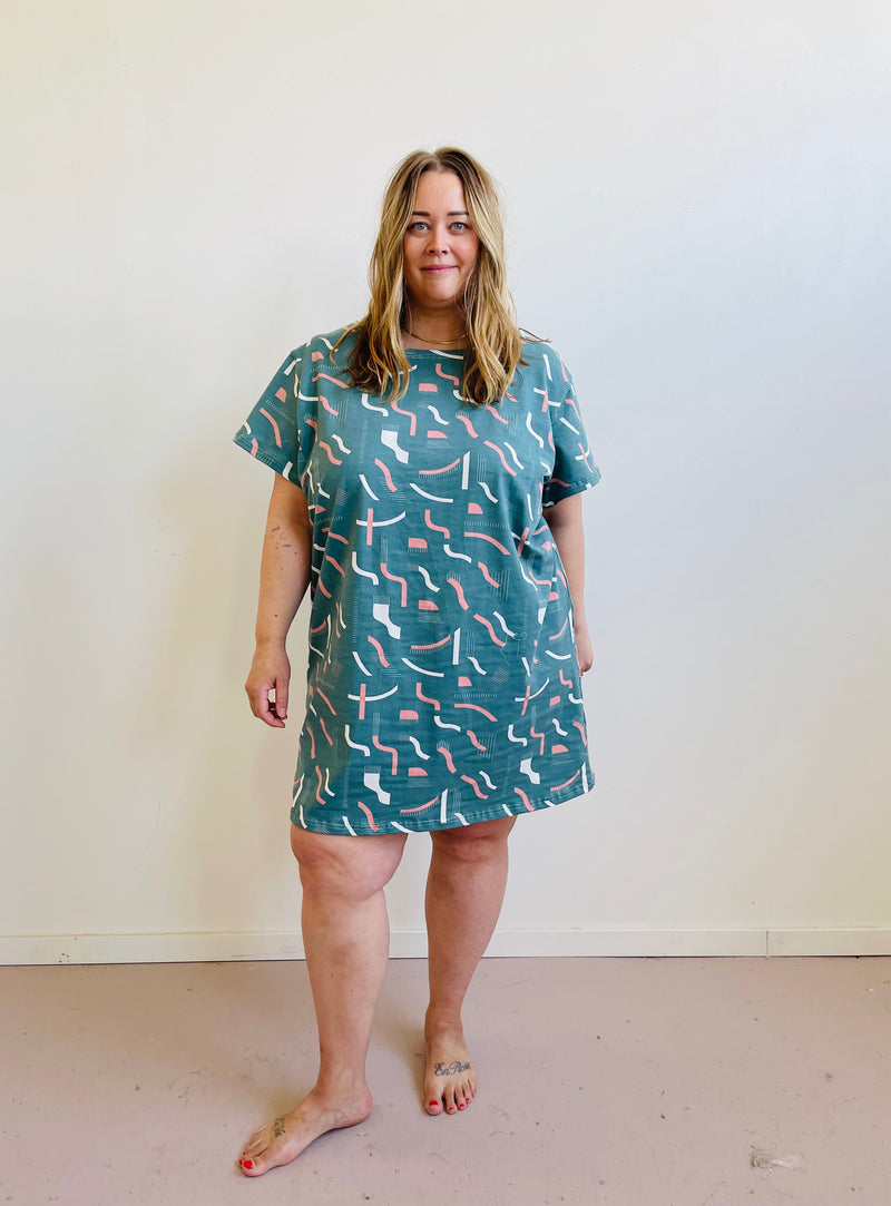 TOTALLY BESTIES Sammy T-Shirt Dress in Waves and Combs