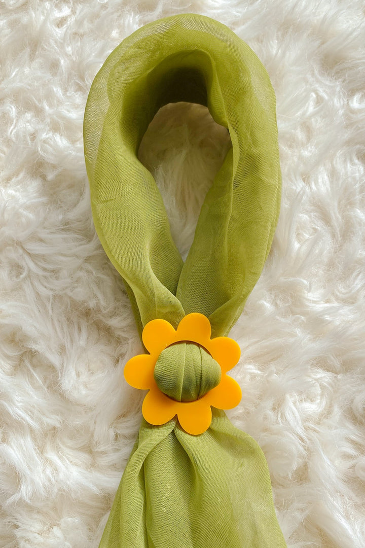 Daisy Scarf Slide in Yellow