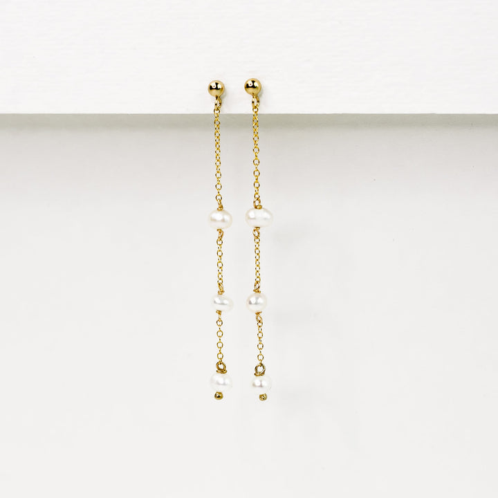 Naya Freshwater Pearl Chain Earrings