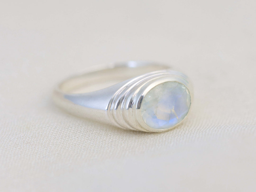 Pond Ring - Moonstone