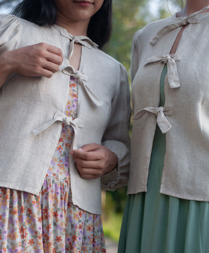 Poet Top in 100% Sand Linen