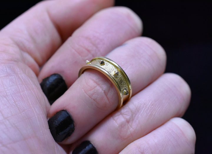Pitfall Ring