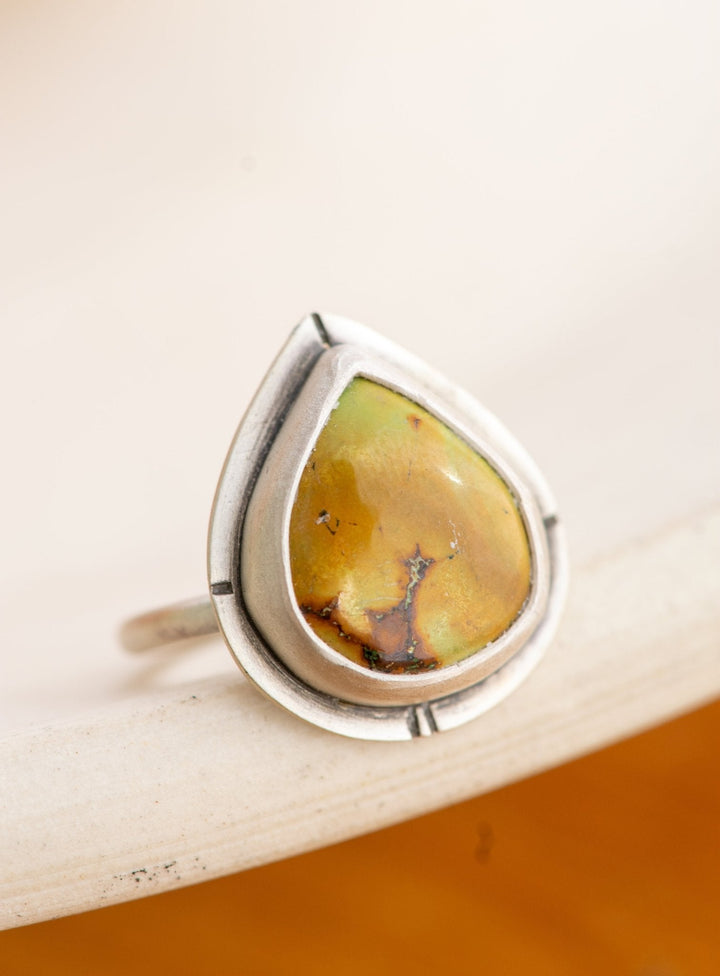 GOLDEN TURQUOISE RING