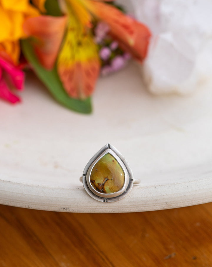 GOLDEN TURQUOISE RING