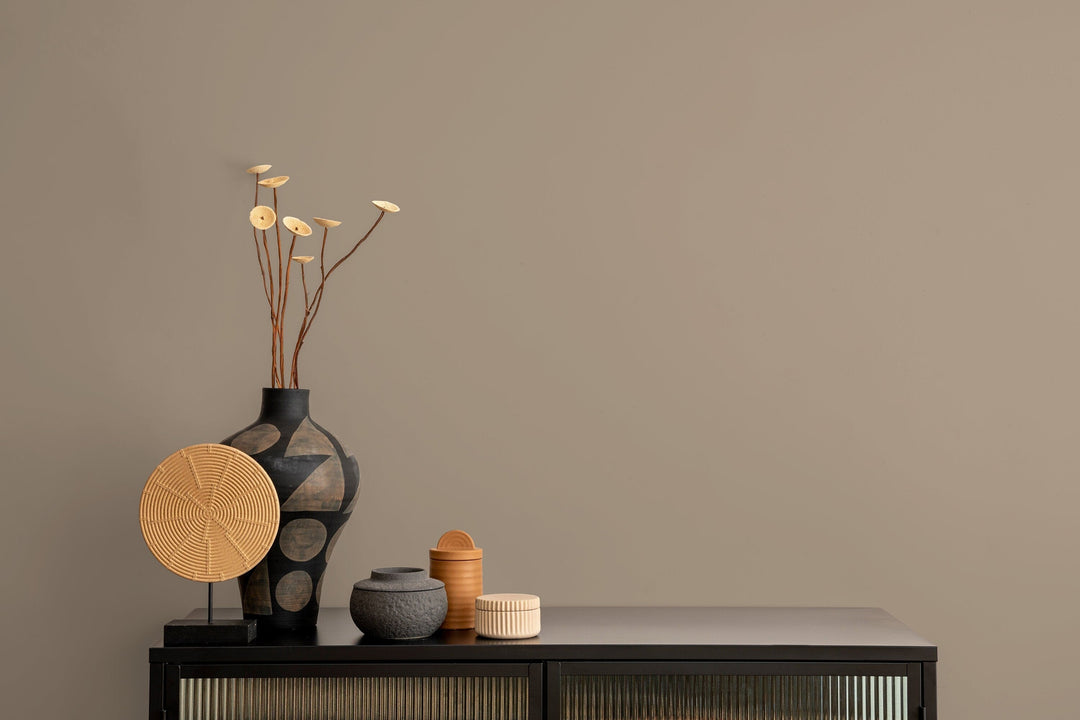 Solid Color Wallpaper Featuring an Earthy Hue in Grullo Gray - D422