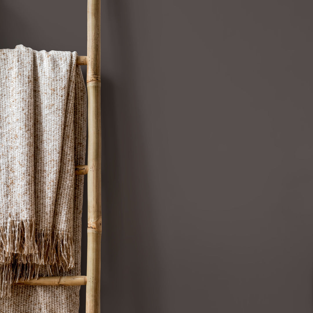 Solid Color Wallpaper Featuring a Rich Davy's Grey - D463
