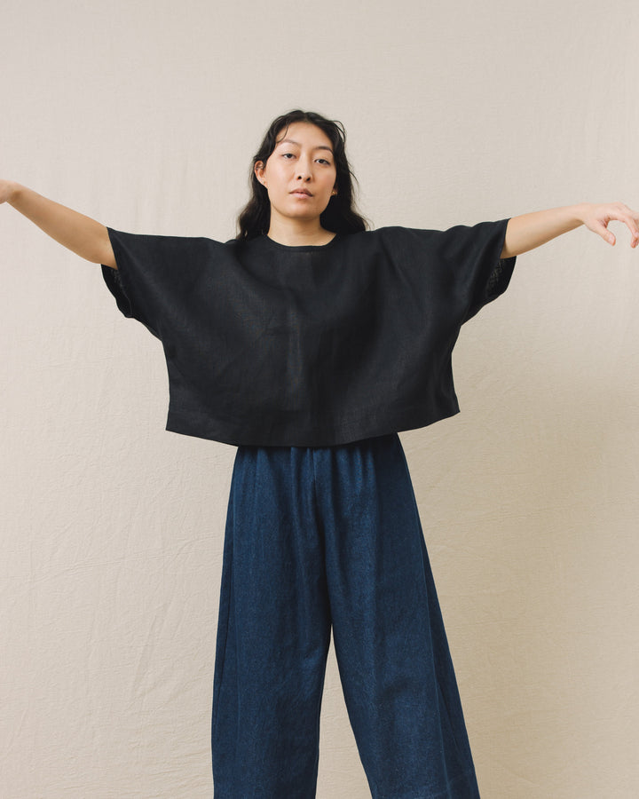 Super Wide Crop Top In Black Linen