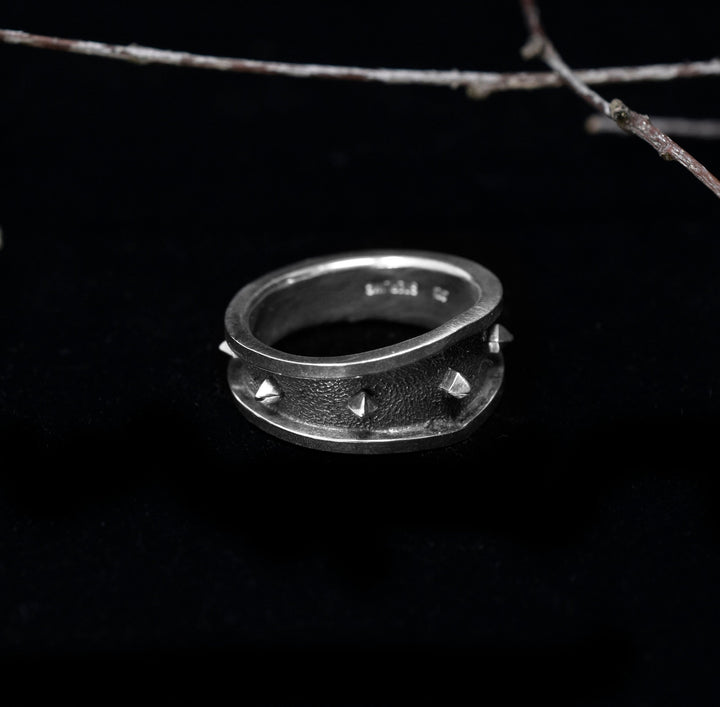 Pitfall Ring