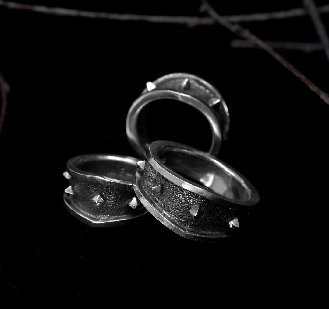 Pitfall Ring