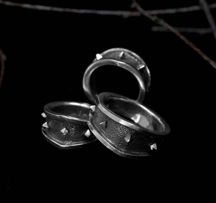 Pitfall Ring