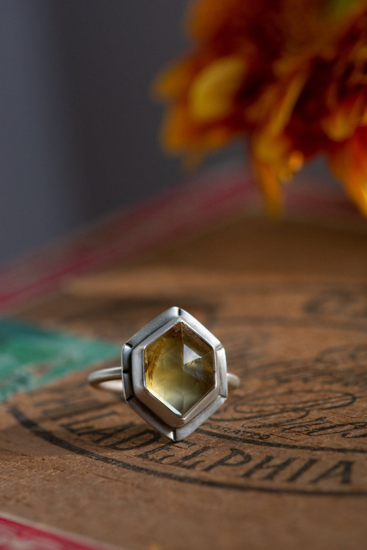 SHINING CITRINE SILVER RING