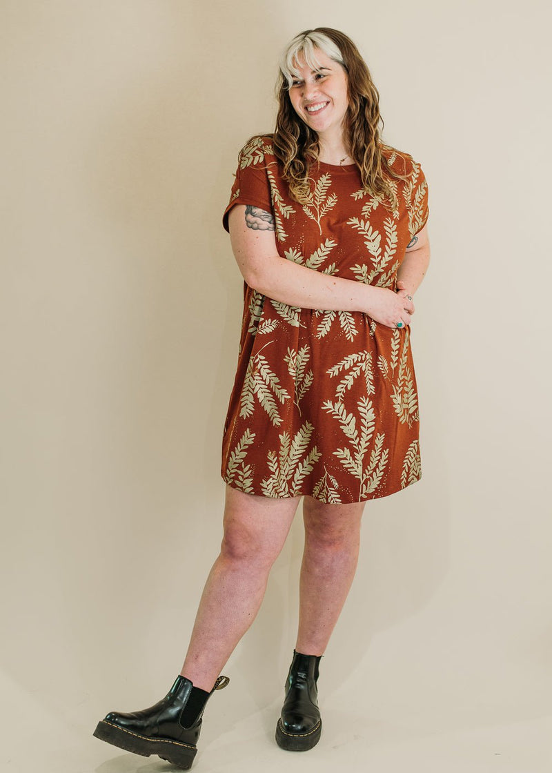 Sundara - Big Tee T-shirt Tunic in Acorn and metallic gold