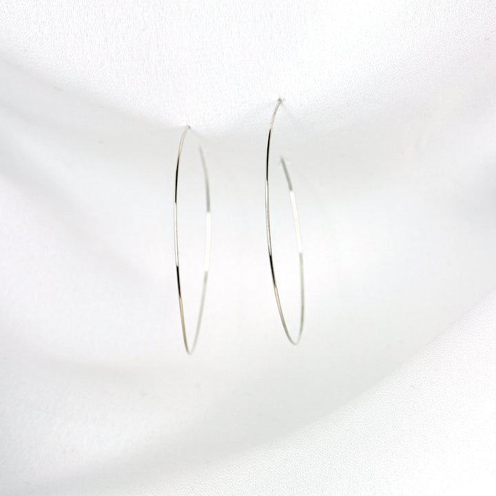 Weightless Medium Hoops